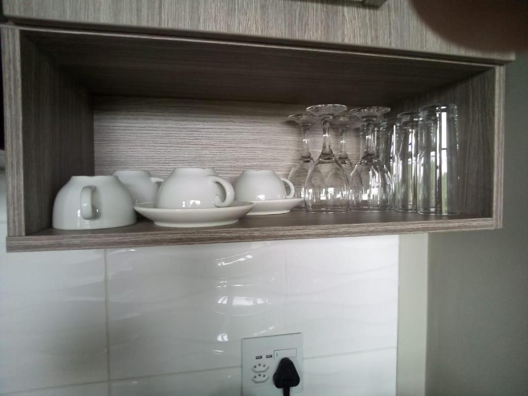 Rosebank Accommodation โจฮันเนสเบิร์ก ภายนอก รูปภาพ