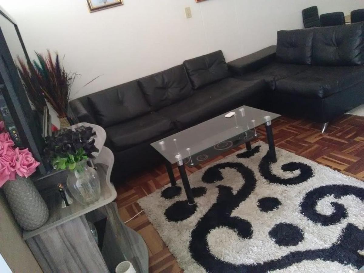 Rosebank Accommodation โจฮันเนสเบิร์ก ภายนอก รูปภาพ