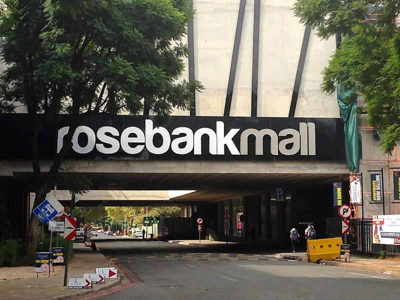 Rosebank Accommodation โจฮันเนสเบิร์ก ภายนอก รูปภาพ